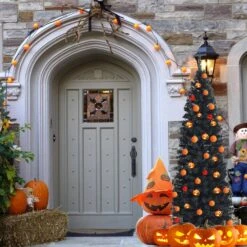 Costway 7-ft Pre-lit Hinged Christmas Tree With 450 LED Lights And 9 Dynamic Effects -Northlight Sales Store 330925716 AlternateImage4