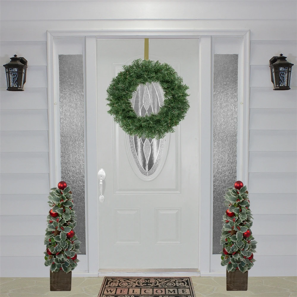 Northlight 18-in Unlit Canadian Pine Artificial Christmas Wreath 6 Northlight 18-in Unlit Canadian Pine Artificial Christmas Wreath - Image 4